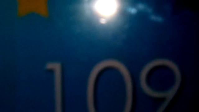 Играем в игру пианино тайлс на телефоне смотреть онлайн
