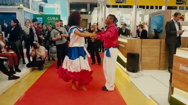 A Palo Con Ella dancing on Mitt 2019 #LemPro #СнимаемЖизнь смотреть онлайн