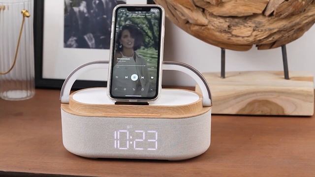 7152 Bluetooth стерео-колонка "Smart Band" 10Вт с беспроводным (15W) ЗУ, лампой, часами, FM радио смотреть онлайн