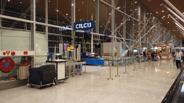 [4K]Walk Around KLIA1 - Transit in Kuala Lumpur Airport [Malaysia] смотреть онлайн
