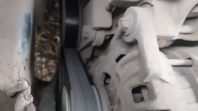 Свистит ремень? Сейчас решим. Натягиваем ремень генератора рено логан.