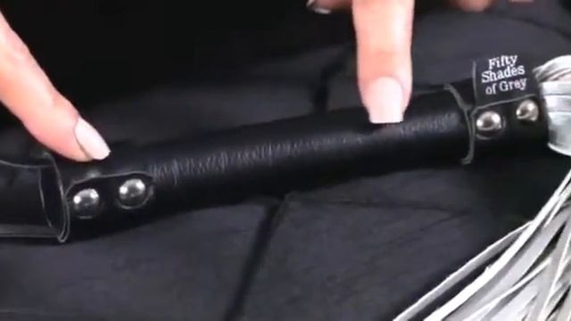 Плетка многохвостая Satin Flogger Fifty Shades Of Grey смотреть онлайн