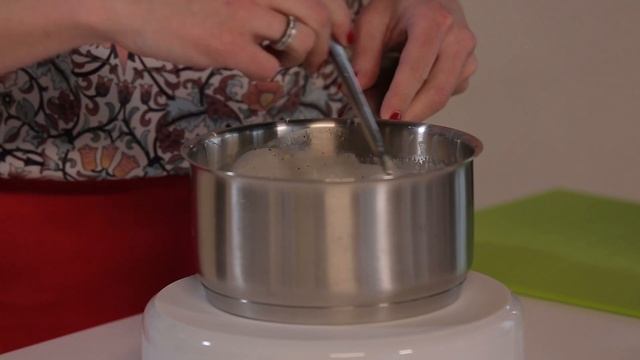 СЛАДКАЯ ДАЧА: ПАННА КОТА С ЯГОДНЫМ СОУСОМ смотреть онлайн