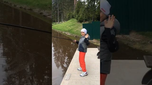 Рыбалка Охта Парк Спб Миша и Линь смотреть онлайн