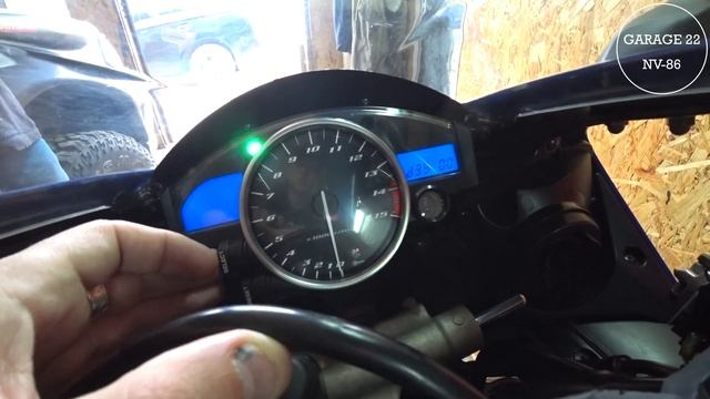 Настройка блинкера, самодиагностика и сброс ошибок на Yamaha YZF R1 смотреть онлайн