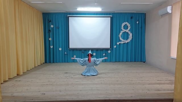 Солистка ансамбля "Журавлик" Ики-Бурульского ЦДО Даяна Беликова, Ойратский танец смотреть онлайн