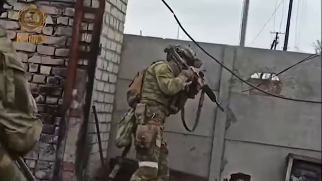 Чеченцы без страха идут очищать села от подлых нациков. смотреть онлайн