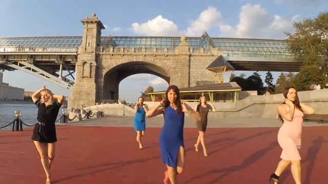 Just The Way You Are -BRUNO MARS -Salsa dancing смотреть онлайн