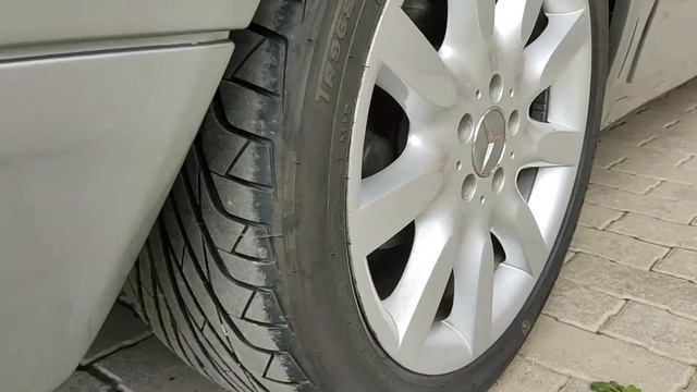 Серебристый Mercedes смотреть онлайн