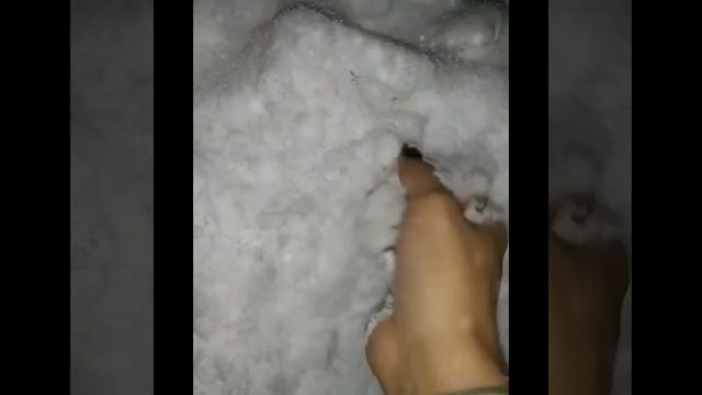 На Крещение Сделай обряд со снегом. Крещенская магия красоты 19 января #shorts смотреть онлайн