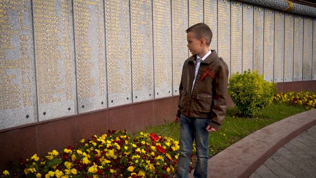 В память ко дню победы. Лейних Иосиф. А.Сурков "Красоту, что дарит нам природа.." смотреть онлайн