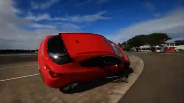 Holden Astra Stunt Driving смотреть онлайн
