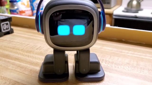 Emo Robot Update 1.1.0 He Talks Now! смотреть онлайн