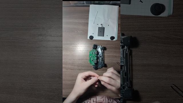 гайд для тех кто не знает как разобрать, почистить и собрать джостик ps4 смотреть онлайн
