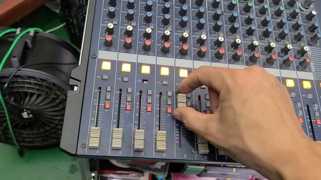 야마하 MG166CX 16채널 콘솔중고 смотреть онлайн