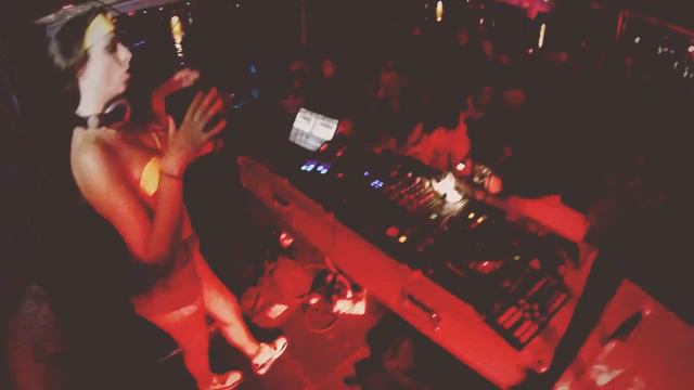 REVOLVER Club - (La Musique D'Ordinateur, Beauty Brain, Beverly Kills & Telefunker) смотреть онлайн