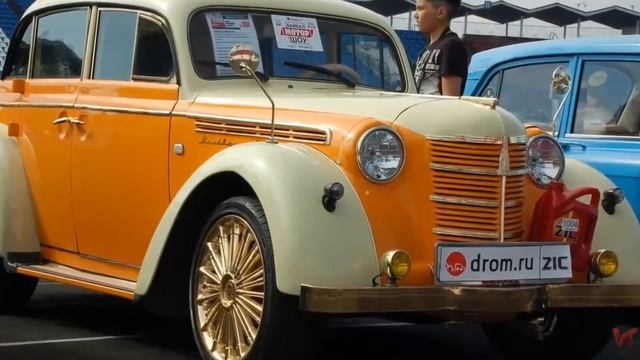 МЗМА-401 «Москвич» — усовершенствованная версия, выпускавшаяся с 1954 по 1956 год