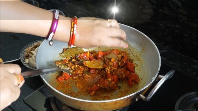ଓଡ଼ିଆ ଛତୁ ତରକାରୀ ପୁରା ମାଂସ ପରି ଟେସ୍ଟି|Mushroom Masala Recipe|Mushroom Gravy|Odia Chhatu Tarakari смотреть онлайн