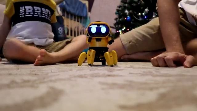 Как надолго занять ребёнка? Собрать с ним Робота Tobbie! Говорят, это безопасно...