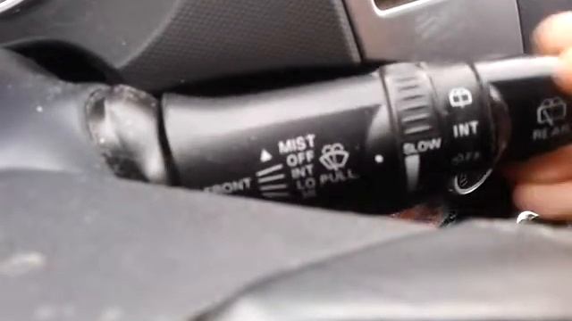 Видео: Как включить дворники в Mitsubishi Outlander XL? смотреть онлайн