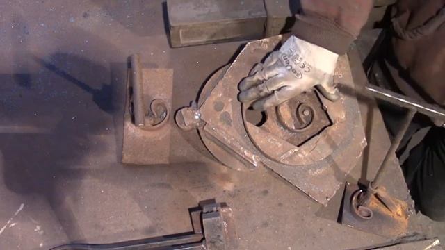 Как сделать простой узор для решеток, перил и ограждений смотреть онлайн