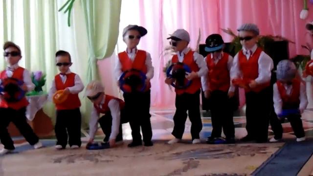 танец наших мальчиков..кадилак)) смотреть онлайн