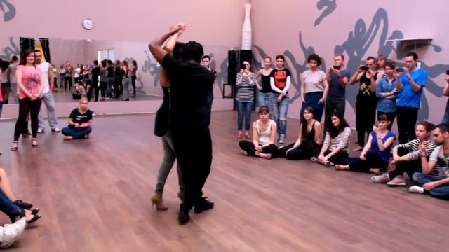 Laurent & Adeline — Kizomba (slow dance) смотреть онлайн