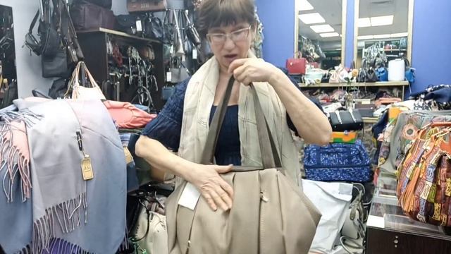 #женскаясумка ?3000 РУБЛЕЙ ? ОДНА МОДЕЛЬ ? ПОЛУЧИЛОСЬ ДВЕ РАЗНЫЕ СУМКИ ?#гобелен #букле смотреть онлайн