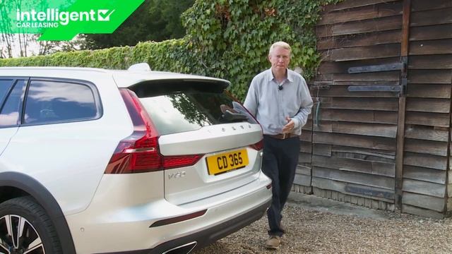 Volvo V60 Cross Country: The smart alternative to the SUV смотреть онлайн
