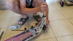 Как быстро поменять рулевые ПОДШИПНИКИ на ТРЮКОВОМ САМОКАТЕ