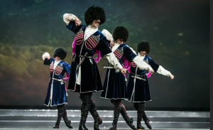 Красивый грузинский танец.