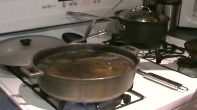 How To Make Cuban Black Bean Soup : Adding Sofrito To Cuban Black Bean Soup смотреть онлайн