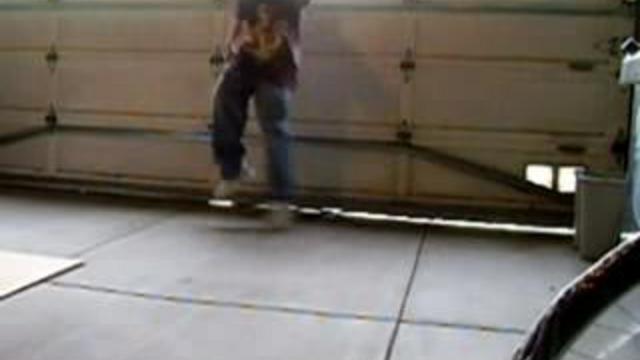 CRIP Shuffle (c-walk tutorial) смотреть онлайн