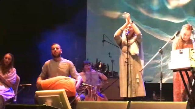 Hare Krishna Mantra (Ananda Monet & Jahnavi Harrison). Mantra Festival 1.09.2019