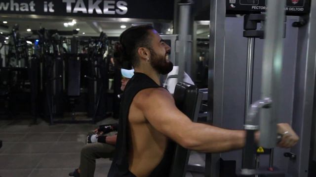 VEGAN Vs BODYBUILDER