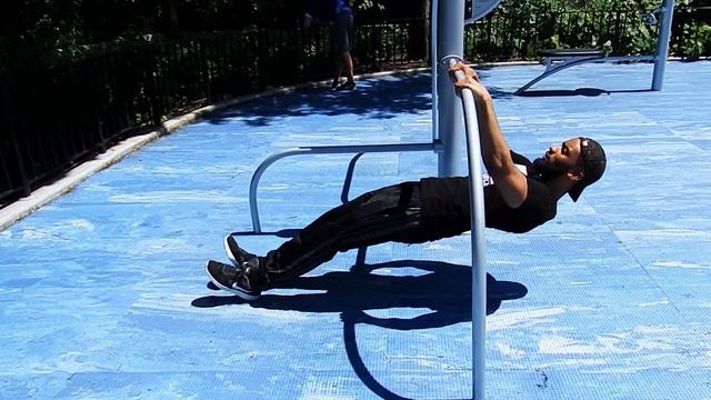 How to do the Australian pull ups смотреть онлайн