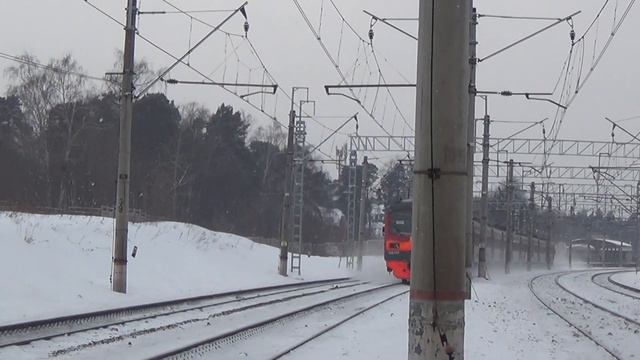 Электропоезд ЭД4М-0130 сообщением Москва - Ипподром смотреть онлайн