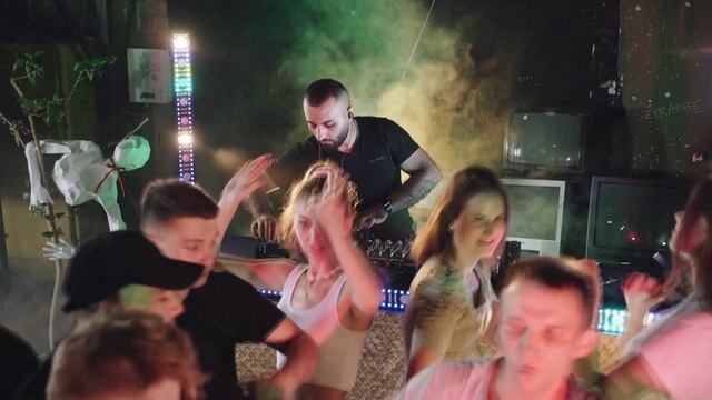 музыка Pure Composition - Critical Mass. смотреть онлайн