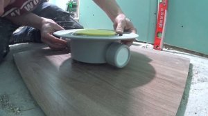 как установить трапик в душевой