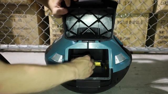 Makita 18V / 14.4V Area Worklight DML810