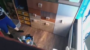 Шкаф под кровать глубиной 80 см из старых досок. Выкатные ящики за 0 ₽