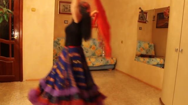 Gypsy dance Постановка цыганского танца с платком Венеры Ферарь (из серии домашних уроков) смотреть онлайн