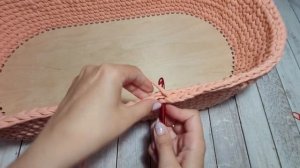?ЛЮЛЬКА ДЛЯ КУКЛЫ?ИЗ ТРИКОТАЖНОЙ ПРЯЖИ С ДЕРЕВЯННЫМ ДНОМ?crochet cradle?Gehäkelte Wiege