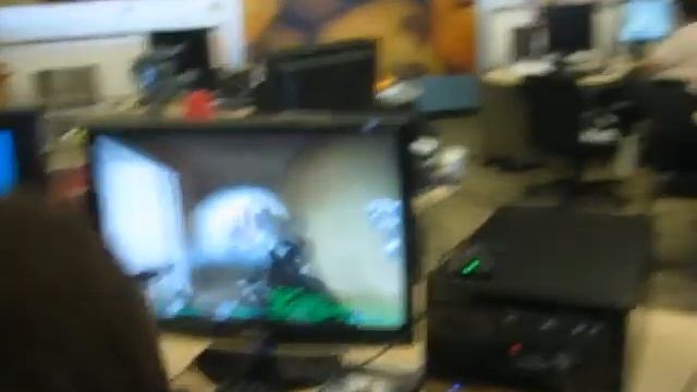 Playing Maingear with 3D glasses, Left 4 Dead in 3D смотреть онлайн