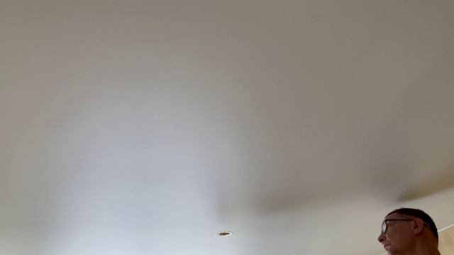 Слив воды с натяжного потолка. Обзор работы по устранению затопления соседями сверху. смотреть онлайн