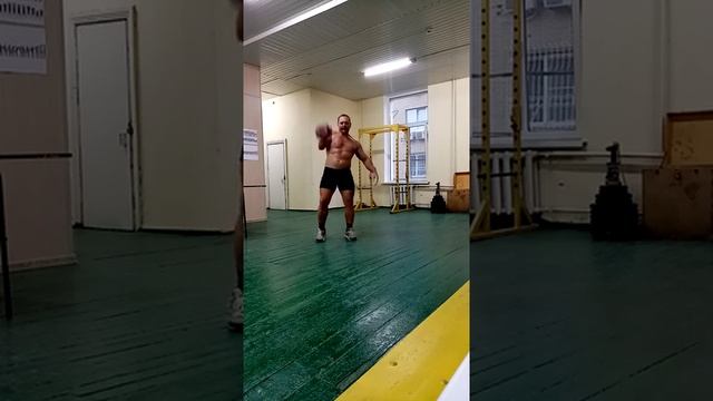 Спортзал 2020 - Рывок гири 32кг в темпе 22 - Морозов Игорь смотреть онлайн