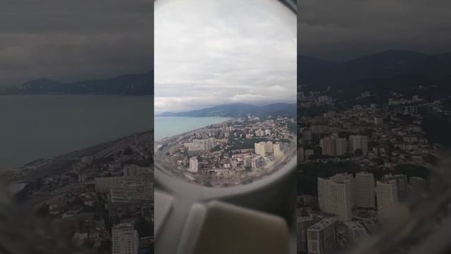 Взлет Адлер Москва, вид как из подводной лодки. Кто знает, почему такой маленький иллюминаты? смотреть онлайн
