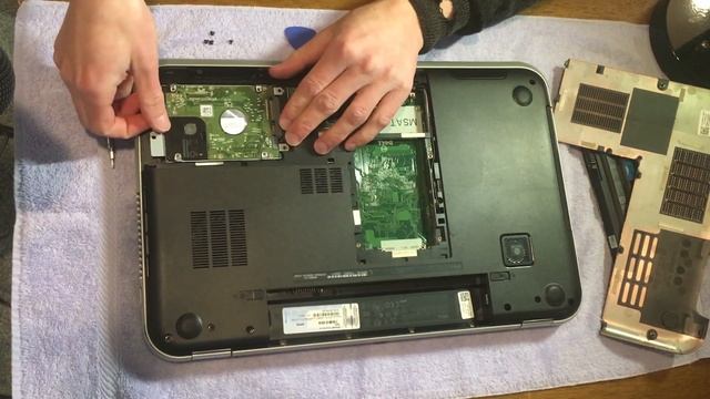 Dell Inspiron 5720: Reviving a $25 Thrift Store Laptop! смотреть онлайн
