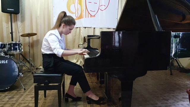 Надеждина Арина, 7 кл. К. Черни, Этюд, оп.299, №24; Ф.Лист "Юношеские этюды", соч.1, этюд №4 смотреть онлайн