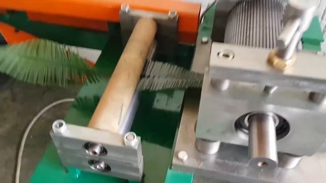 Роторный станок для просечки пленки в иголки. Для изготовление новогодних искусственных елок смотреть онлайн